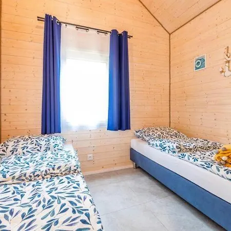 Comfortable Holiday Cottages, Jaros Awiec *