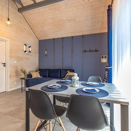 Comfortable Holiday Cottages, Jaros Awiec *